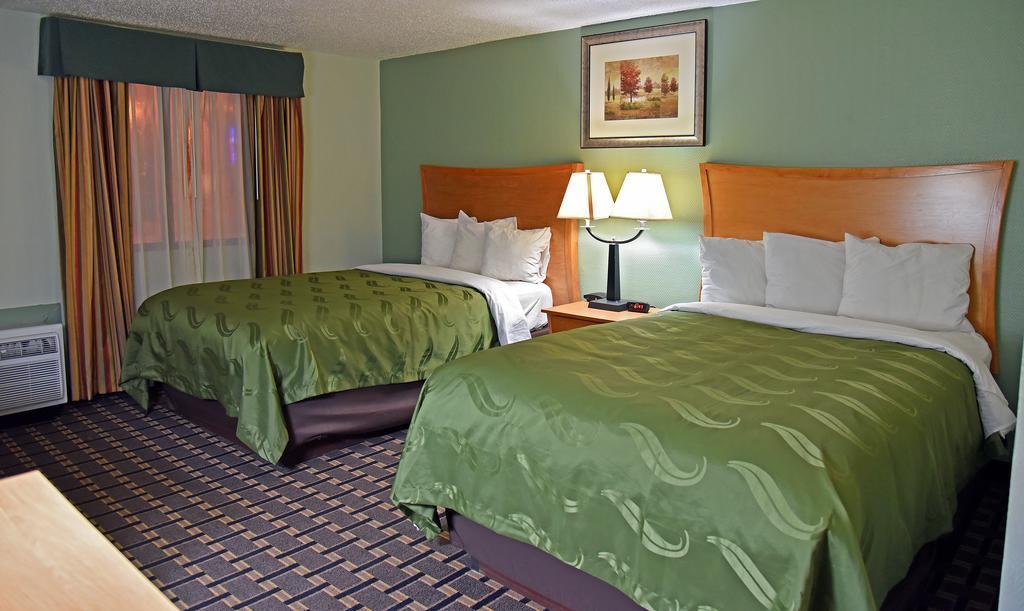 Quality Inn & Suites Near I-480 And I-29 Council Bluffs Eksteriør bilde