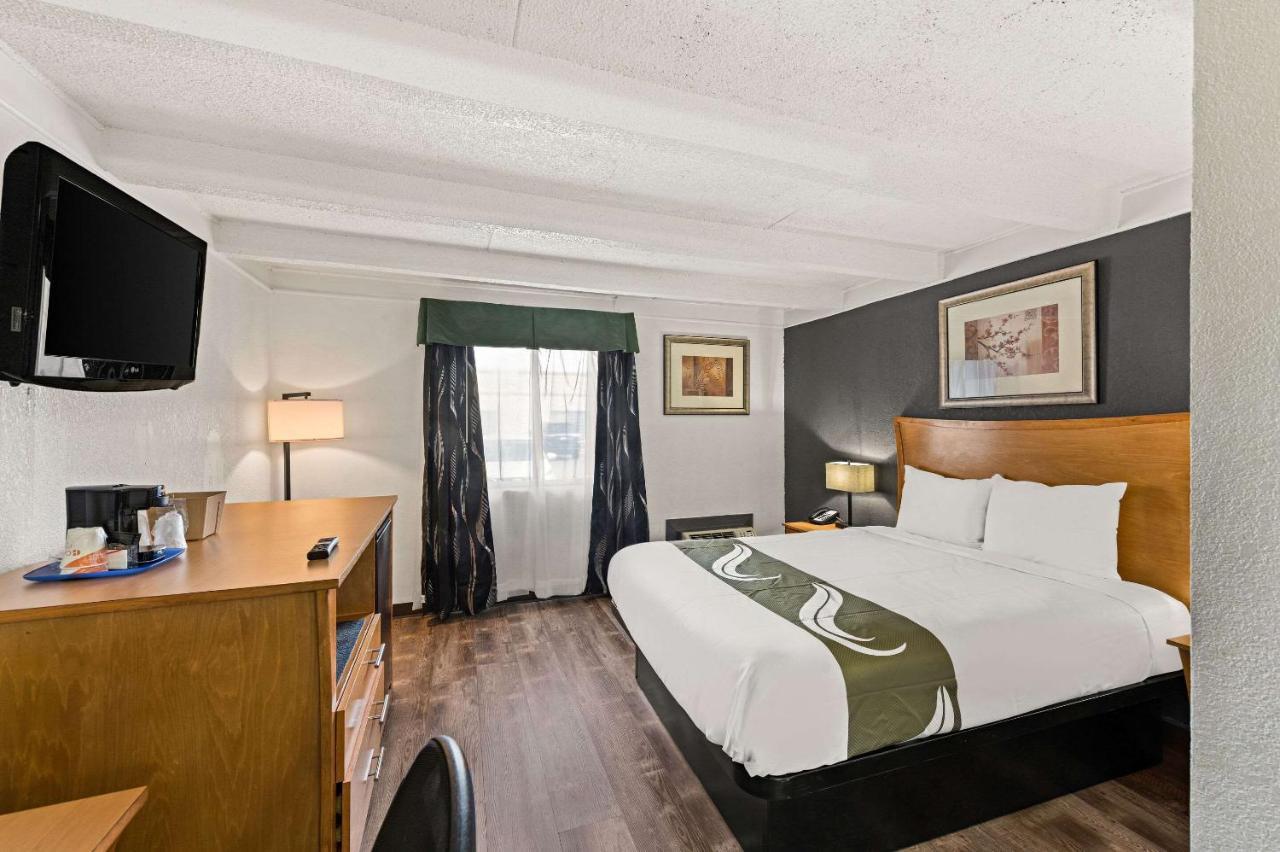 Quality Inn & Suites Near I-480 And I-29 Council Bluffs Eksteriør bilde