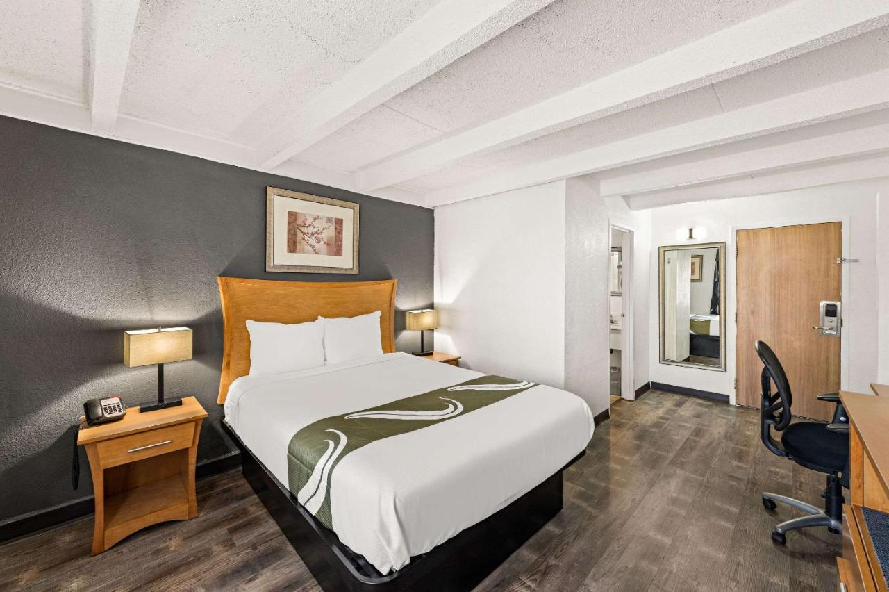 Quality Inn & Suites Near I-480 And I-29 Council Bluffs Eksteriør bilde