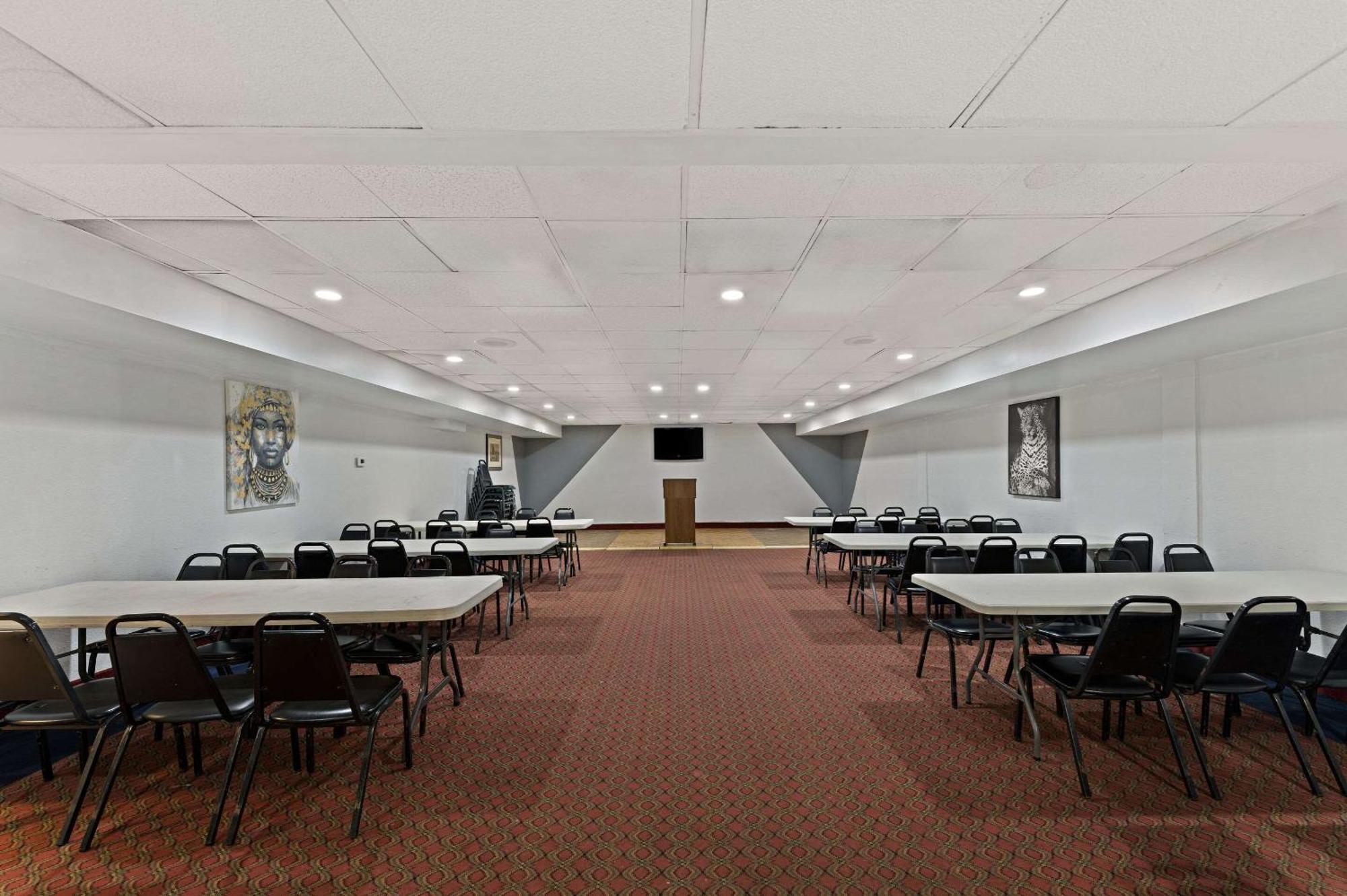 Quality Inn & Suites Near I-480 And I-29 Council Bluffs Eksteriør bilde