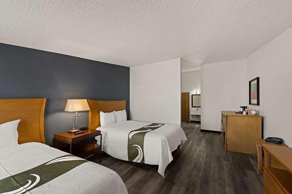Quality Inn & Suites Near I-480 And I-29 Council Bluffs Rom bilde