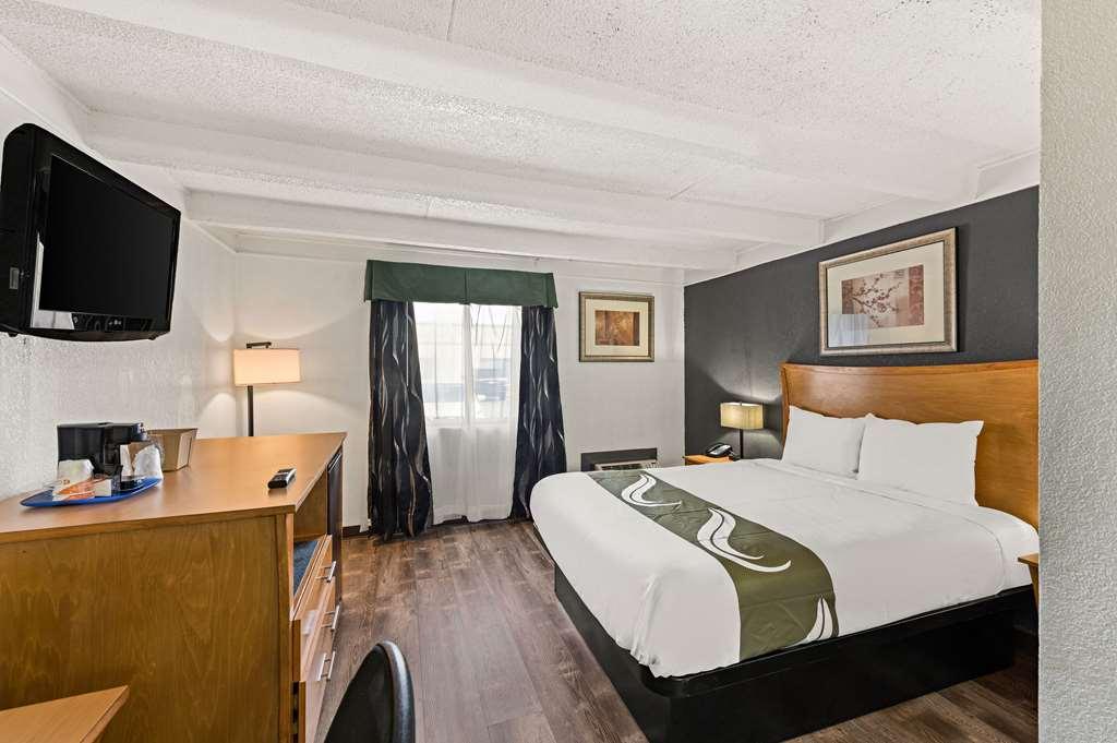 Quality Inn & Suites Near I-480 And I-29 Council Bluffs Rom bilde