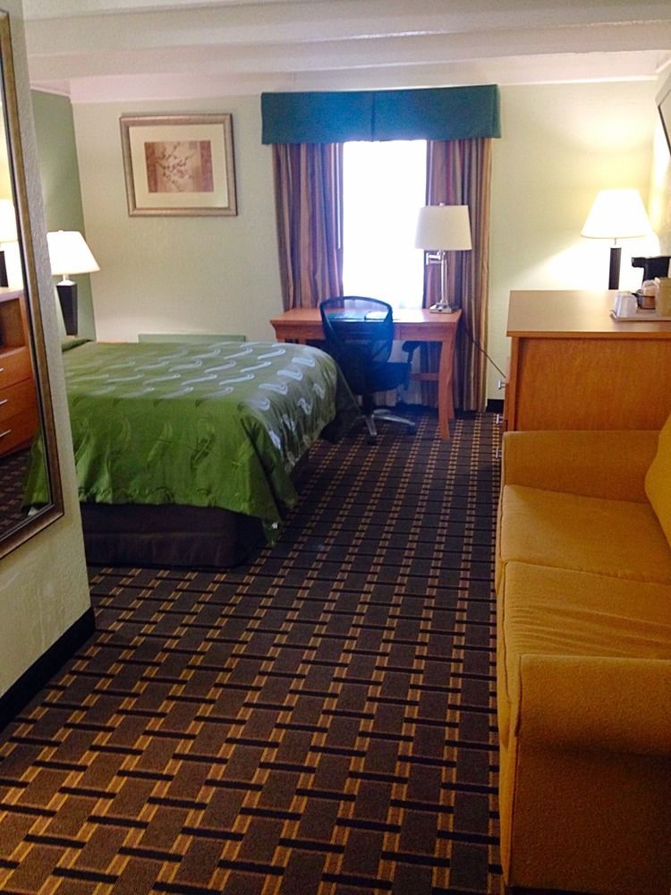 Quality Inn & Suites Near I-480 And I-29 Council Bluffs Eksteriør bilde