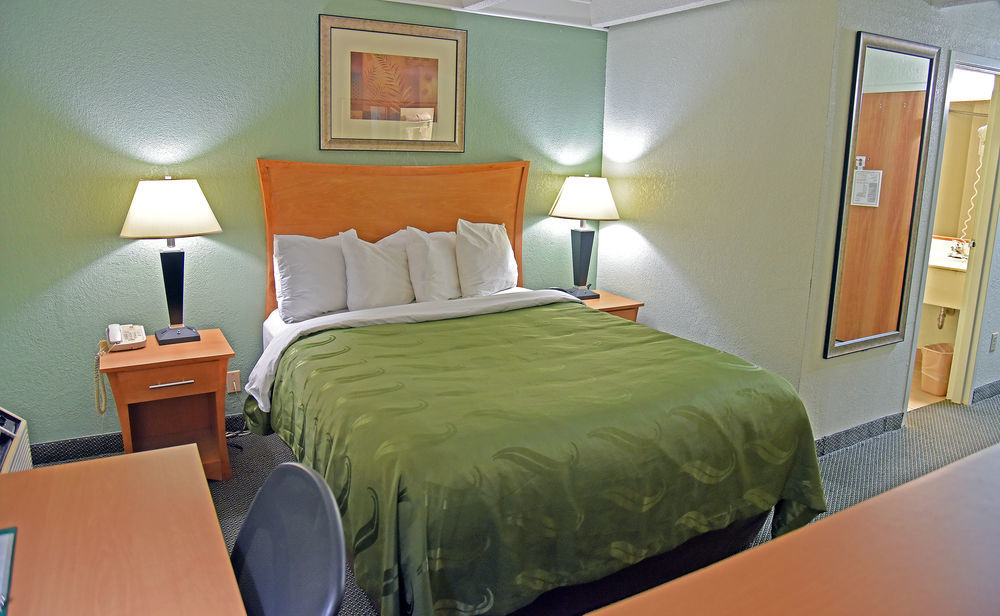 Quality Inn & Suites Near I-480 And I-29 Council Bluffs Eksteriør bilde