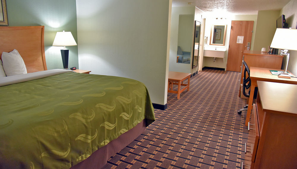 Quality Inn & Suites Near I-480 And I-29 Council Bluffs Eksteriør bilde