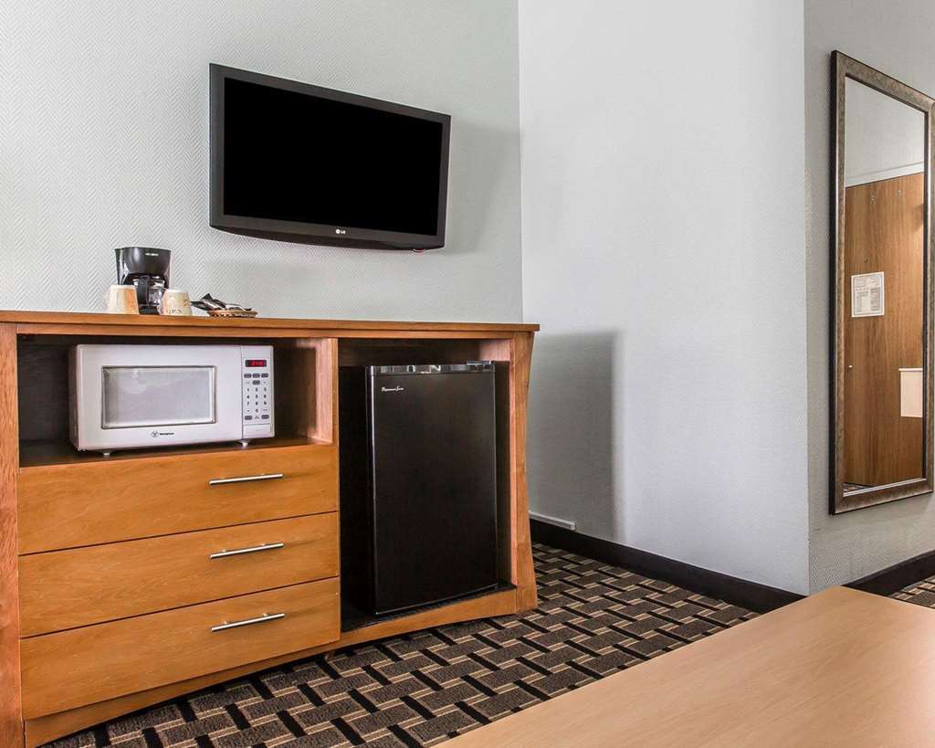 Quality Inn & Suites Near I-480 And I-29 Council Bluffs Rom bilde