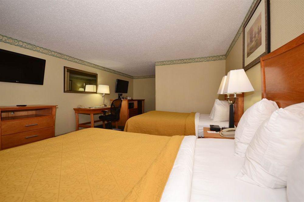 Quality Inn & Suites Near I-480 And I-29 Council Bluffs Rom bilde